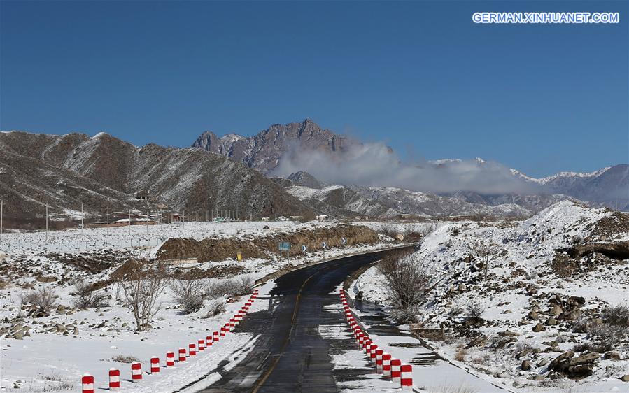 CHINA-YINCHUAN-SNOW-SCENERY(CN)*