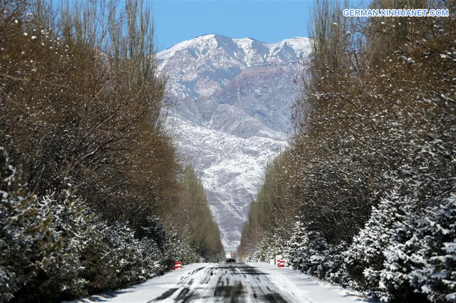 CHINA-YINCHUAN-SNOW-SCENERY(CN)*