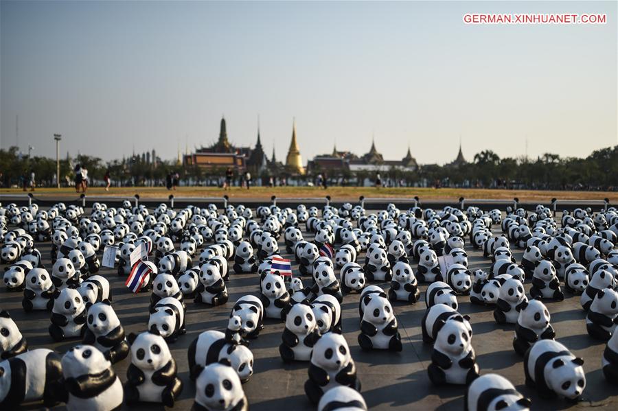 THAILAND-BANGKOK-PAPIER-MACHE PANDA-EXHIBITION