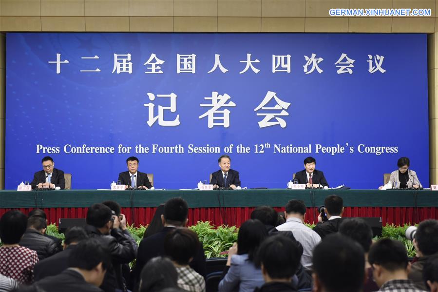 (TWO SESSIONS)CHINA-BEIJING-NPC-PRESS CONFERENCE-TAXI (CN) 