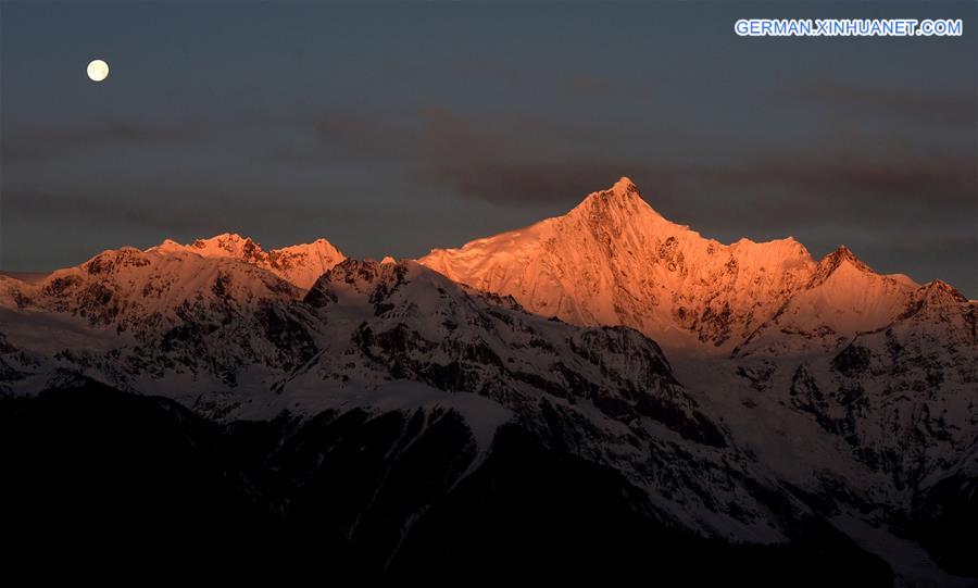 CHINA-YUNNAN-MEILI SNOW MOUNTAINS (CN)