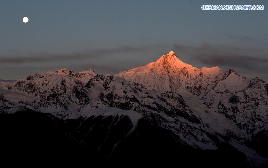 CHINA-YUNNAN-MEILI SNOW MOUNTAINS (CN)