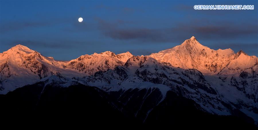 CHINA-YUNNAN-MEILI SNOW MOUNTAINS (CN)