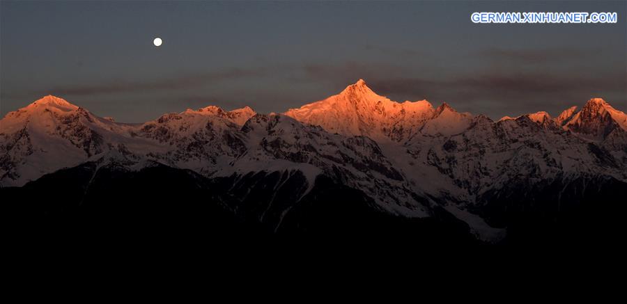 CHINA-YUNNAN-MEILI SNOW MOUNTAINS (CN)