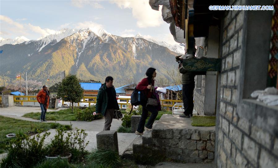 CHINA-TIBET-BOMI-FAMILY INN (CN)