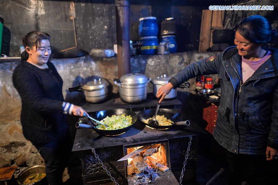 CHINA-TIBET-BOMI-FAMILY INN (CN)