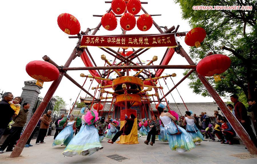 CHINA-HENAN-FOLK CUSTOM-TEMPLE FAIR (CN)