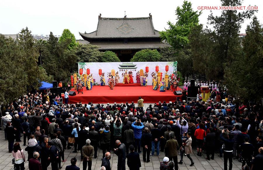 CHINA-HENAN-FOLK CUSTOM-TEMPLE FAIR (CN)