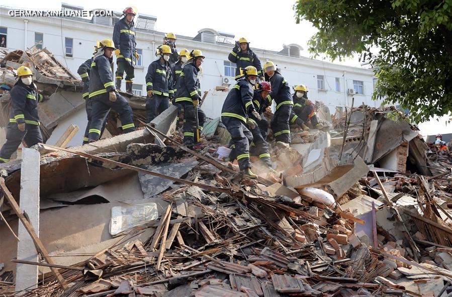 #CHINA-SHANGHAI-BUILDING COLLAPSE-RESCUE (CN)