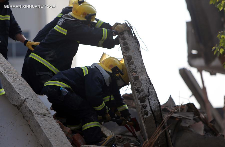 #CHINA-SHANGHAI-BUILDING COLLAPSE-RESCUE (CN)