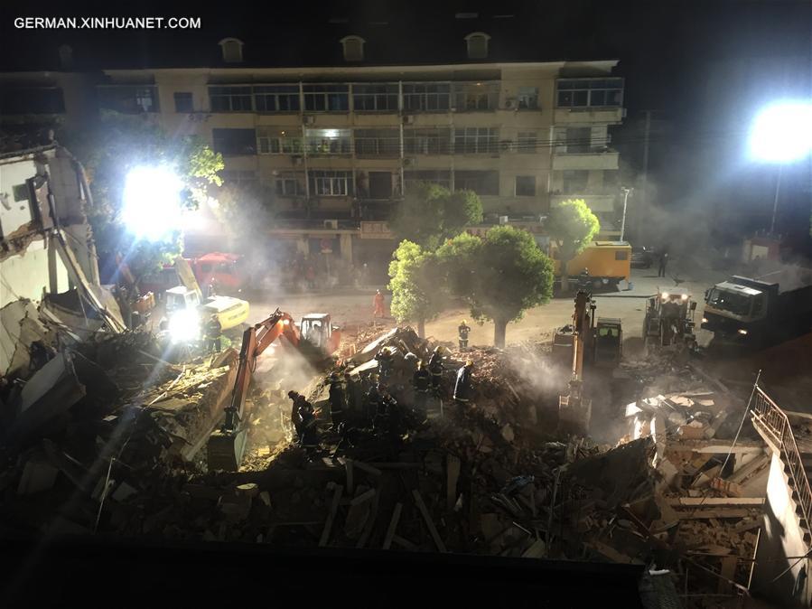 #CHINA-SHANGHAI-BUILDING COLLAPSE-RESCUE (CN)