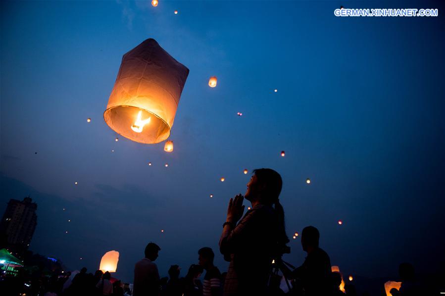 CHINA-YUNNAN-JINGHONG-SKY LANTERN (CN)