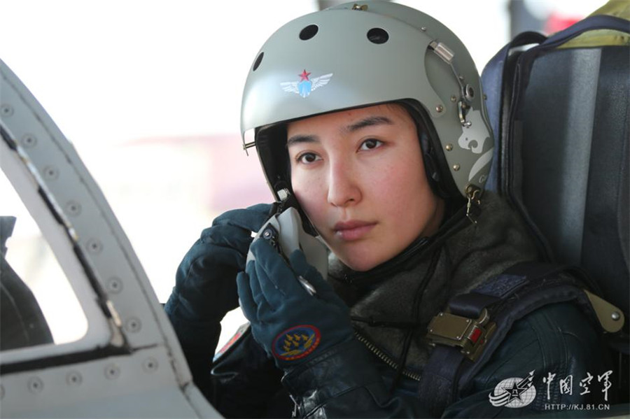 Chinas erste Pilotinnen fr Bomber 'Flying Leopard' bald bereit
