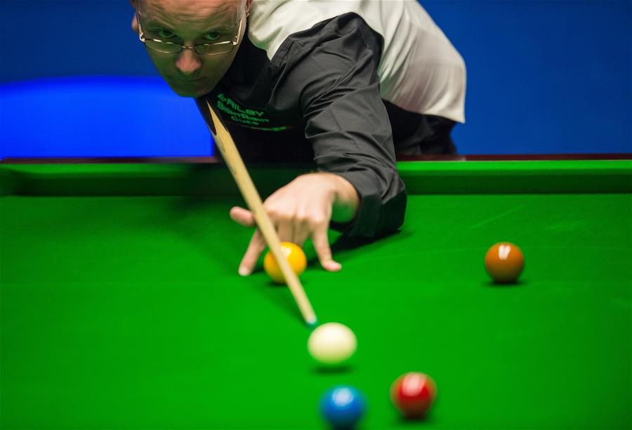 (SP)BRITAIN-SHEFFIELD-SNOOKER-WORLD CHAMPIONSHIP-DING VS GOULD