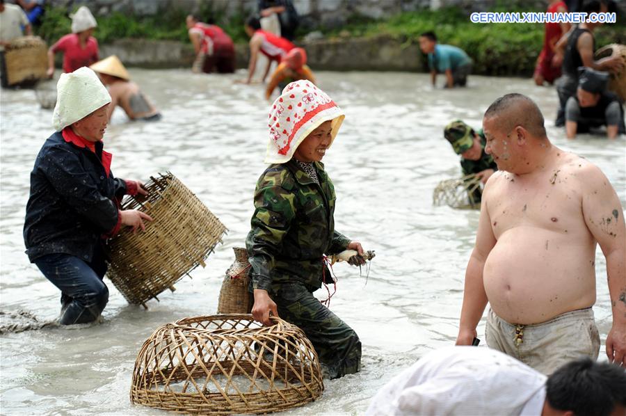 CHINA-GUIZHOU-MIAO ETHNIC GROUP-FISH-CATCHING CONTEST (CN) 