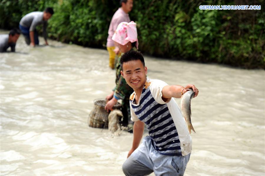 CHINA-GUIZHOU-MIAO ETHNIC GROUP-FISH-CATCHING CONTEST (CN) 