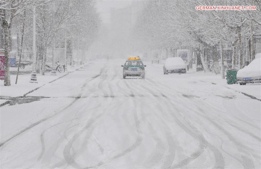 #CHINA-INNER MONGOLIA-HULUN BUIR-SNOWFALL (CN)