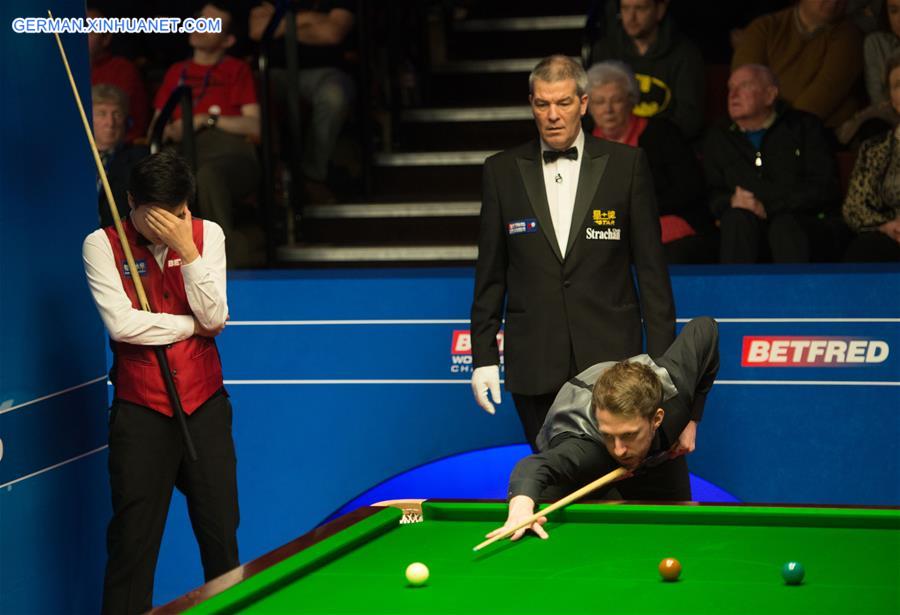 (SP)BRITAIN-SHEFFIELD-SNOOKER-WORLD CHAMPIONSHIP-DING JUNHUI VS JUDD TRUMP