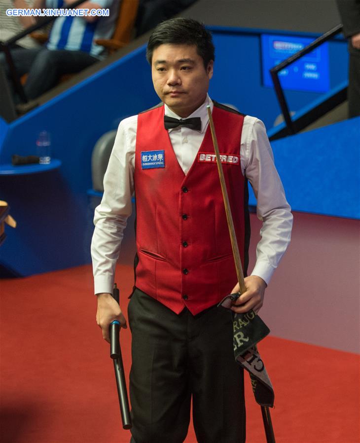 (SP)BRITAIN-SHEFFIELD-SNOOKER-WORLD CHAMPIONSHIP-DING JUNHUI VS JUDD TRUMP