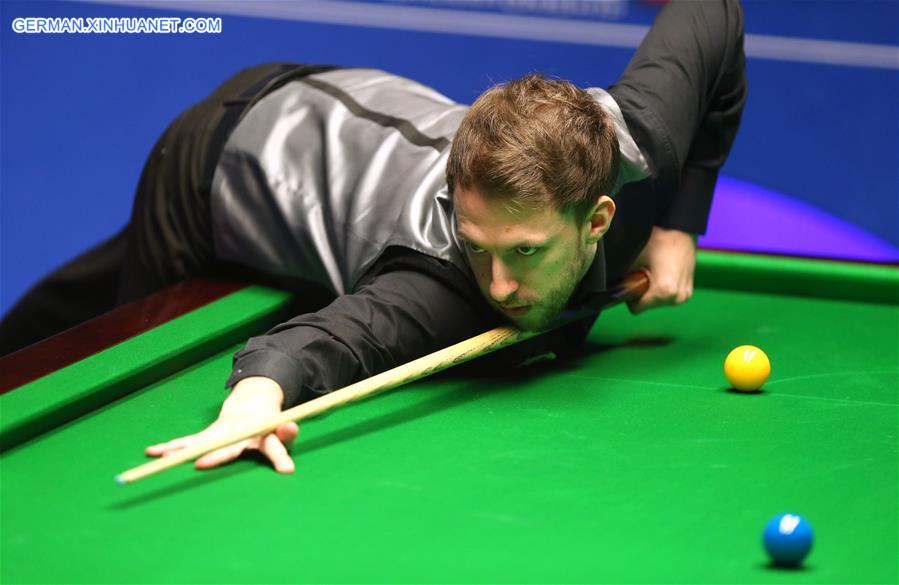 (SP)BRITAIN-SHEFFIELD-SNOOKER-WORLD CHAMPIONSHIP-DING JUNHUI VS JUDD TRUMP