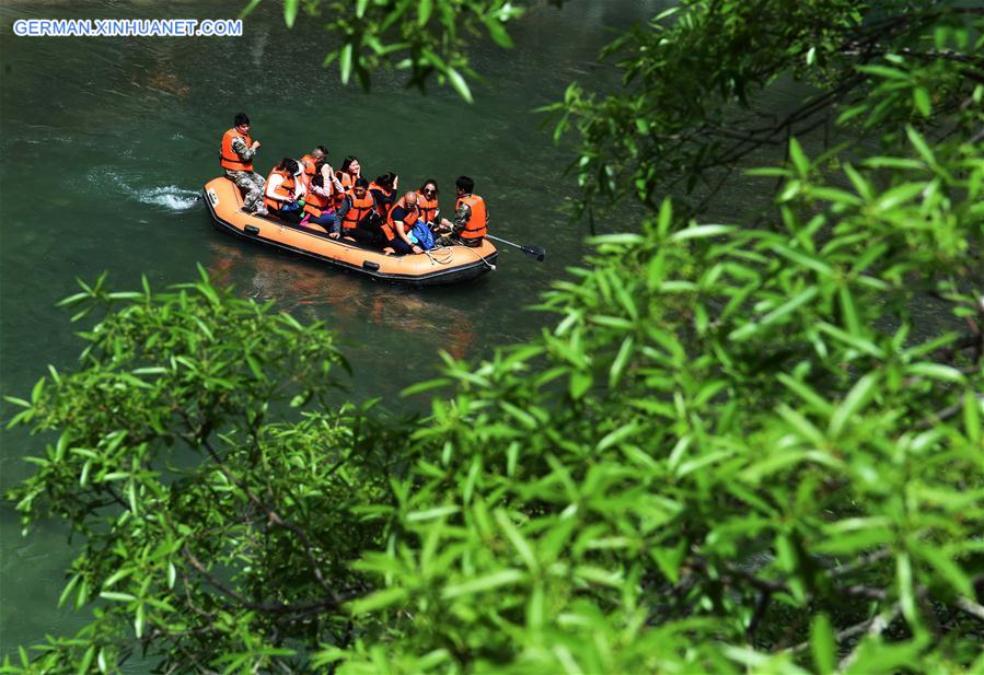 CHINA-YUNNAN-SHANGRI-LA-CANYON-SCENERY (CN)