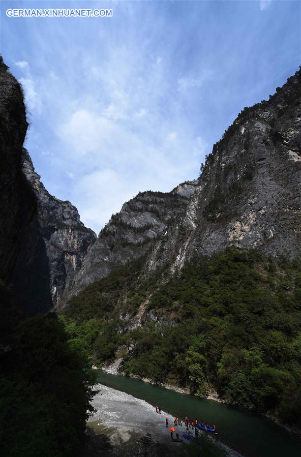 CHINA-YUNNAN-SHANGRI-LA-CANYON-SCENERY (CN)