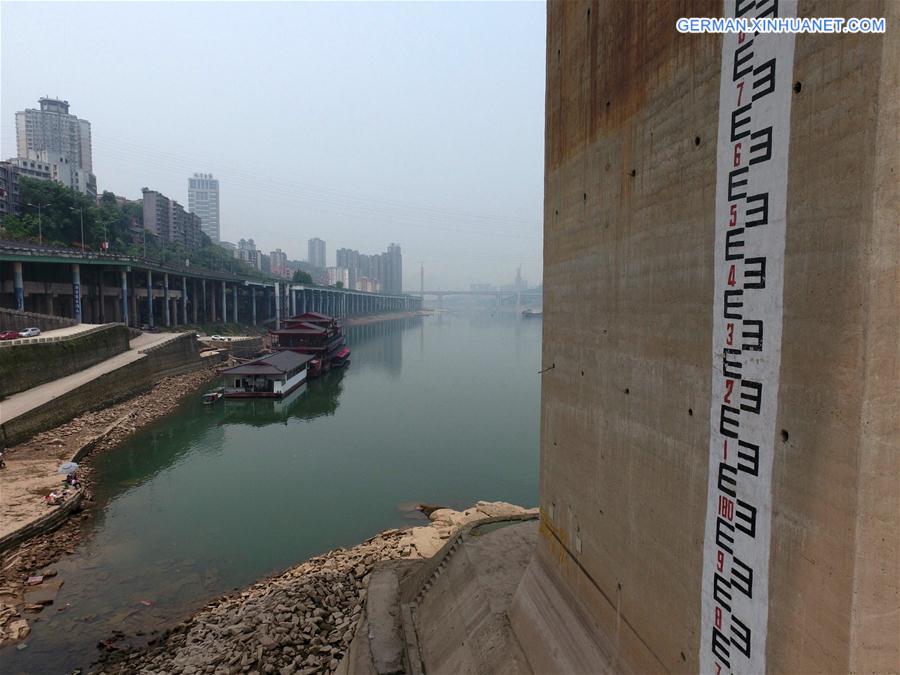 CHINA-CHONGQING-RIVERBEDS-EXPOSED (CN)