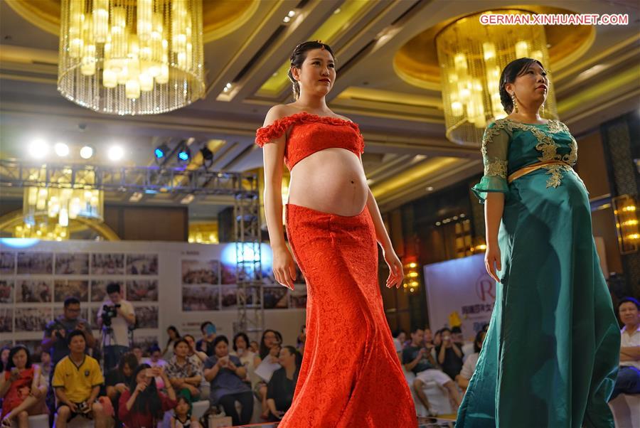 CHINA-CHONGQING-PREGNANT FASHION SHOW (CN)