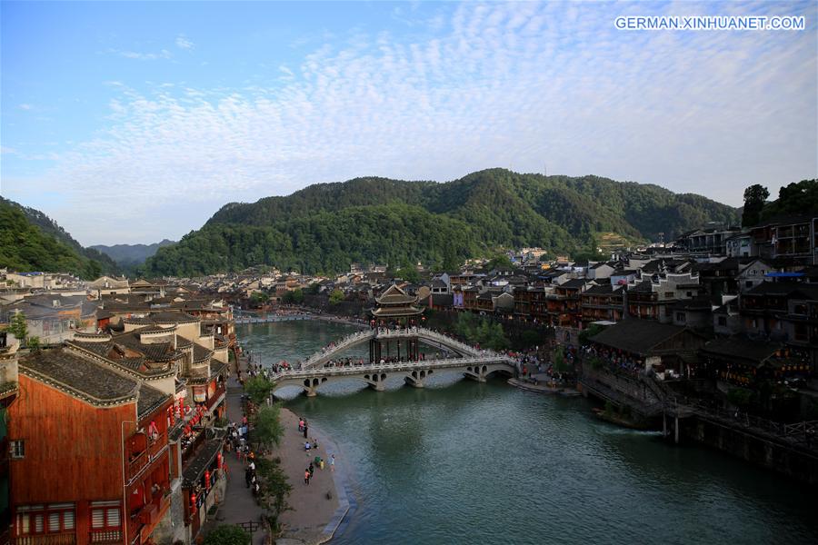 CHINA-HUNAN-FENGHUANG OLD TOWN-SCENERY (CN)