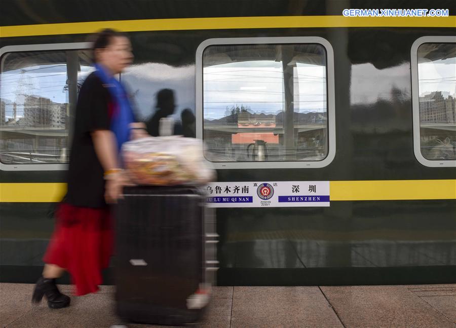 CHINA-XINJIANG-THROUGH TRAIN-SHENZHEN (CN)
