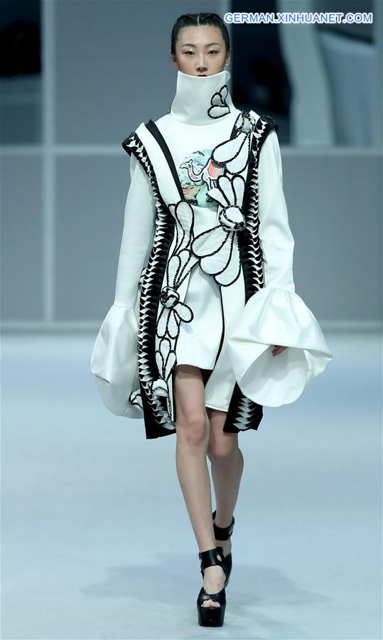 CHINA-BEIJING-COLLEGE STUDENTS' FASHION WEEK (CN)