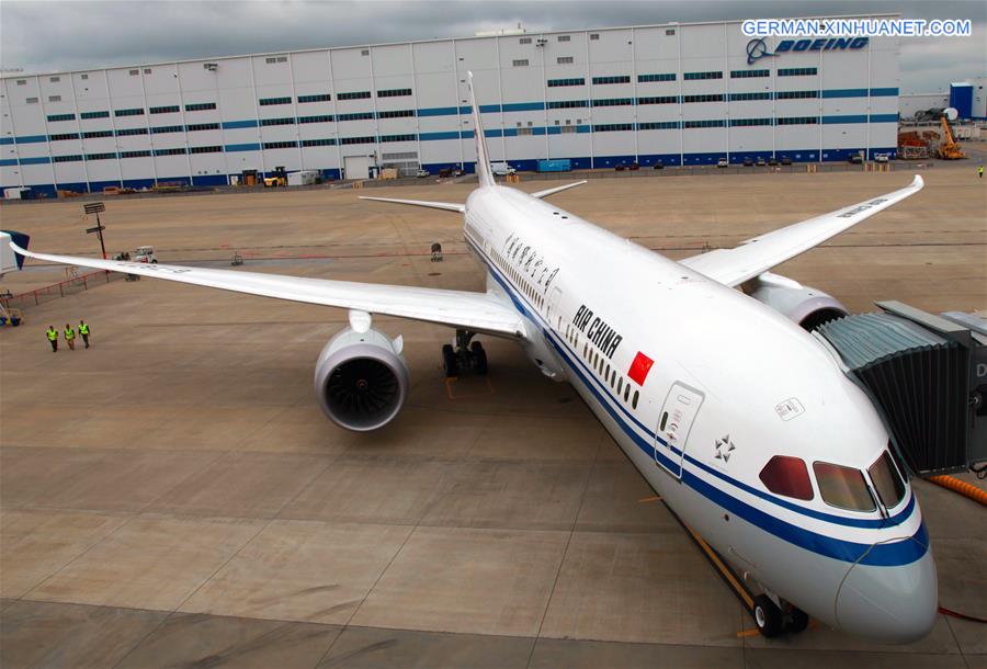 CHINA-CHENGDU-AIR CHINA-BOEING 787-9 DREAMLINER (CN) 