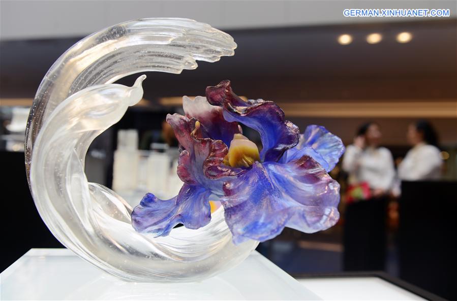 CHINA-HONG KONG-TAIWAN-CRYSTAL GLASS ART (CN)