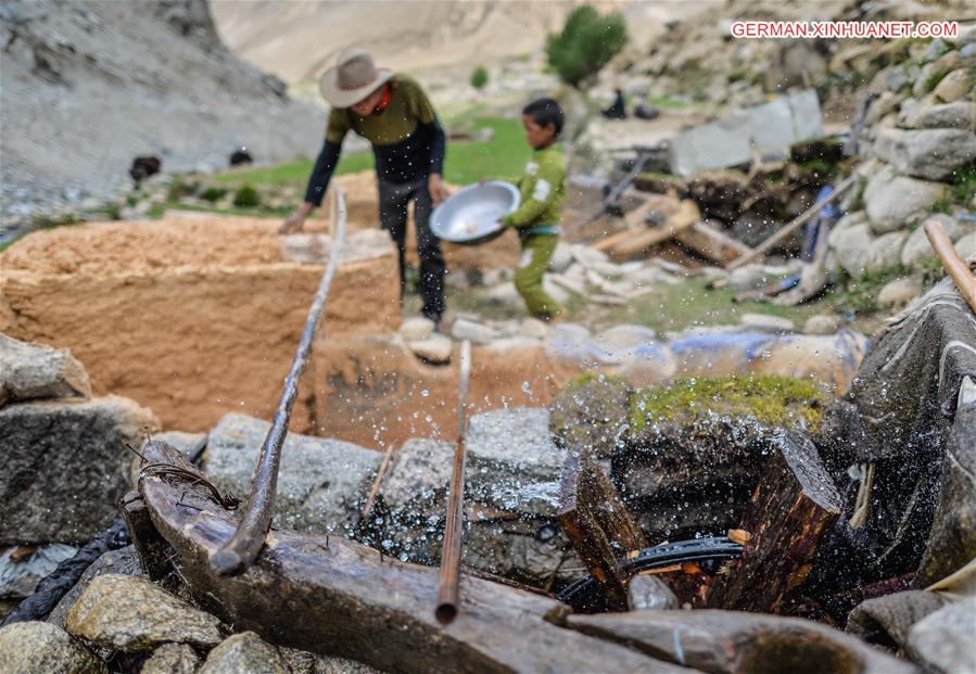 CHINA-TIBET-INCENSE-TRADITION-PRODUTION (CN)