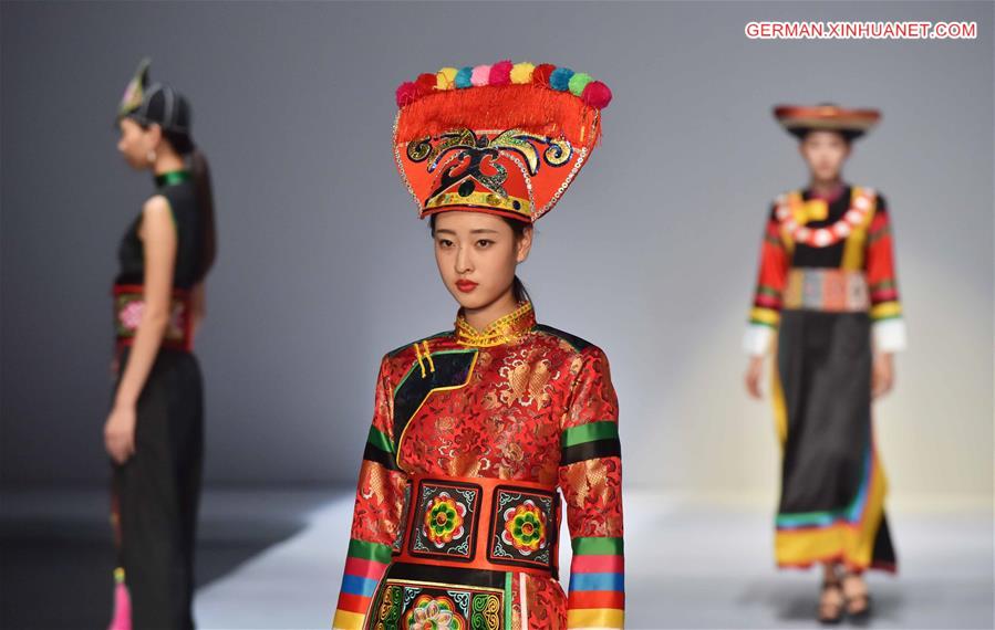 CHINA-BEIJING-FOLK COSTUME-SHOW (CN)