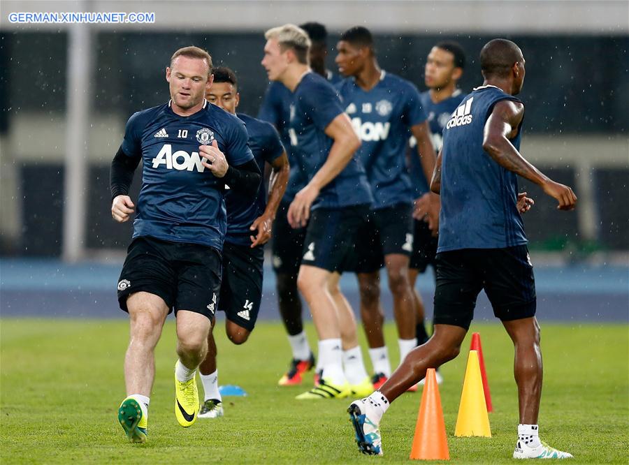 (SP)CHINA-BEIJING-SOCCER-ICC-MAN UTD-TRAINING (CN)
