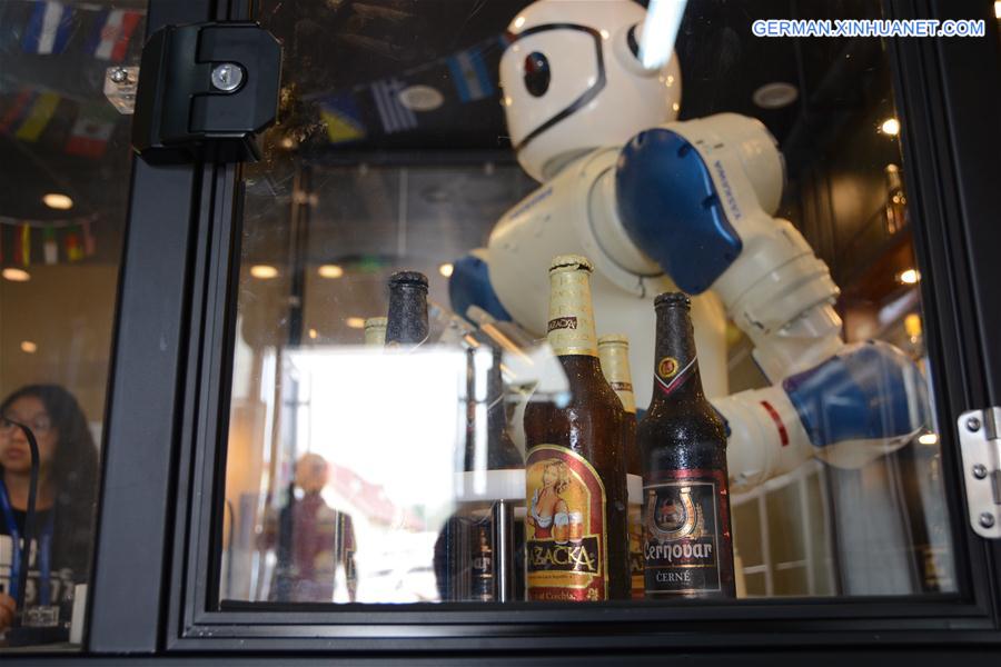 CHINA-QINGDAO-BEER ROBOT (CN)