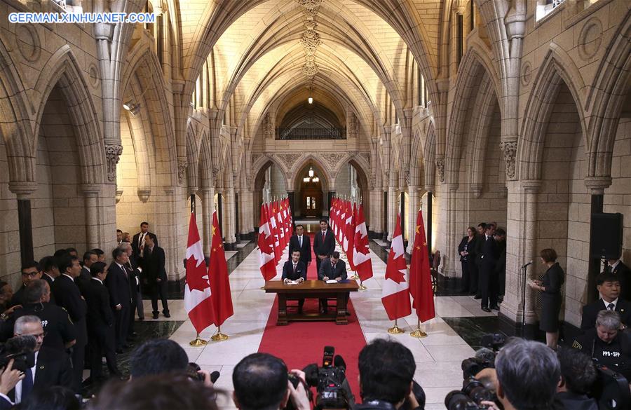 CANADA-OTTAWA-CHINA-LEADERS-SIGNING CEREMONY