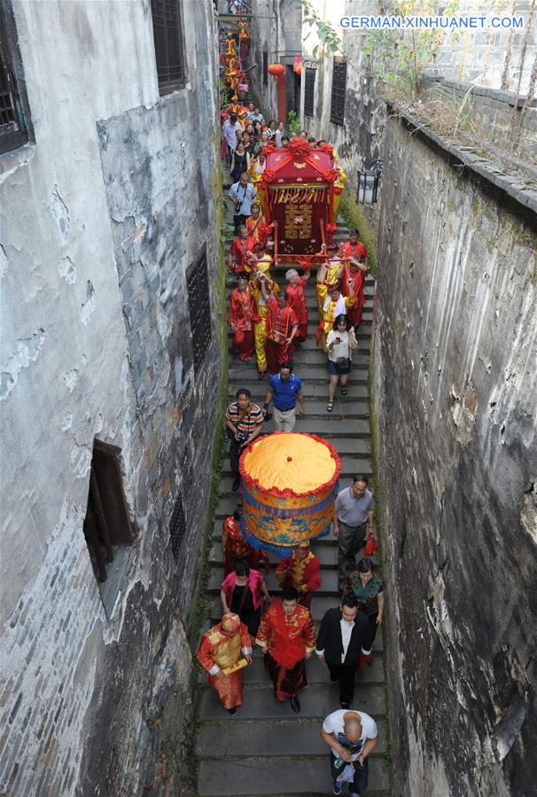 #CHINA-HUNAN-ANCIENT TOWN OF HONGJIANG-WEDDING(CN)