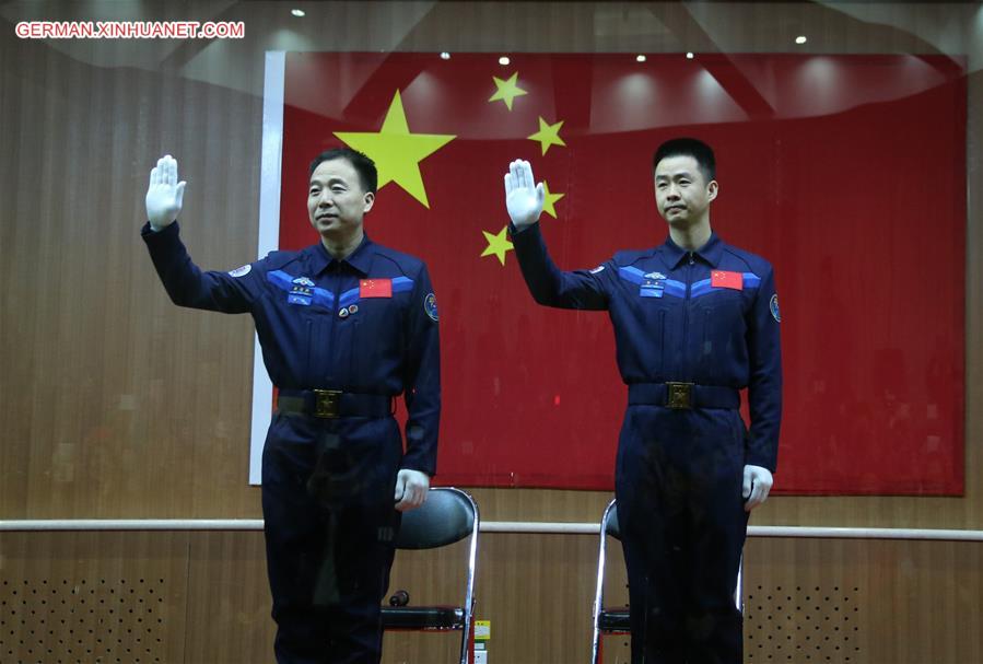 (SHENZHOU-11)CHINA-SHENZHOU-11-ASTRONAUTS (CN) 