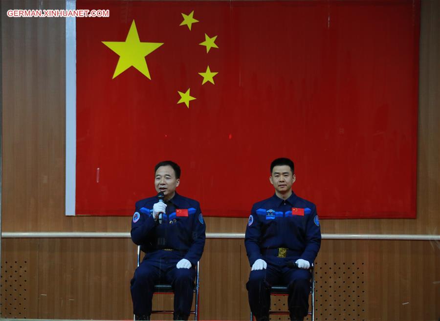 (SHENZHOU-11)CHINA-SHENZHOU-11-ASTRONAUTS (CN)