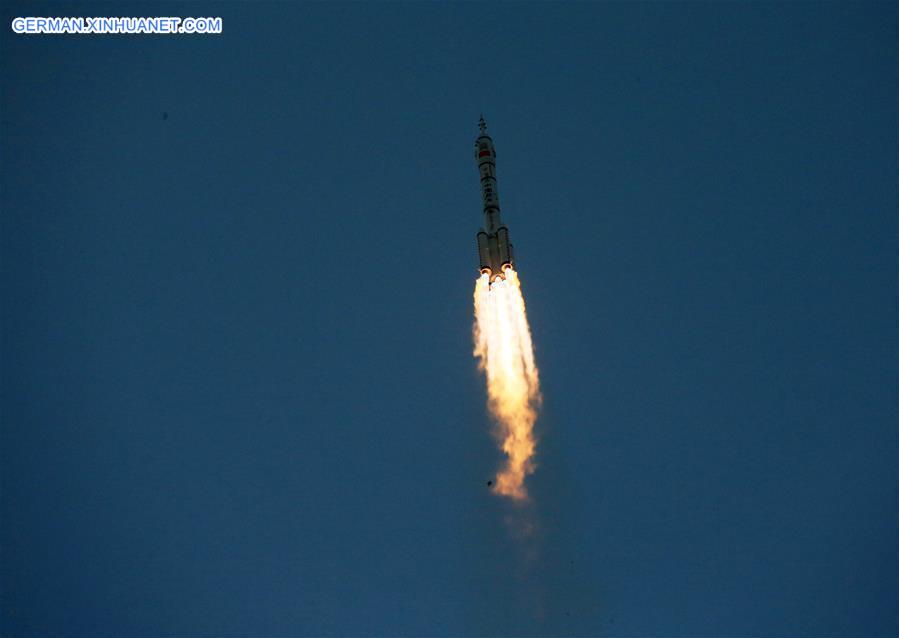 CHINA-JIUQUAN-SPACECRAFT-SHENZHOU-11-LAUNCH (CN)   