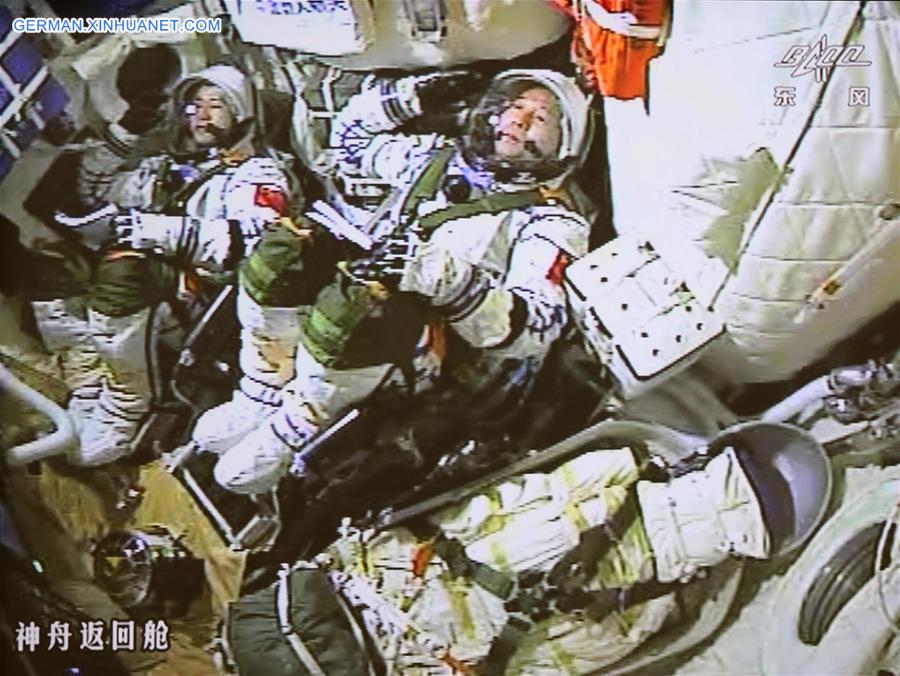 CHINA-SPACECRAFT-SHENZHOU-11-LAUNCH (CN)