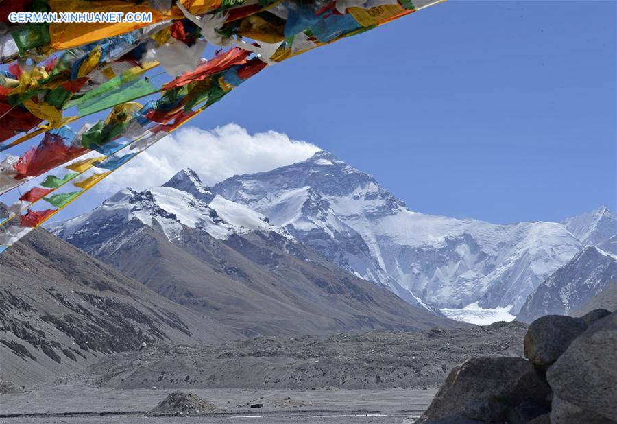 CHINA-MOUNT QOMOLANGMA-SCENERY (CN) 