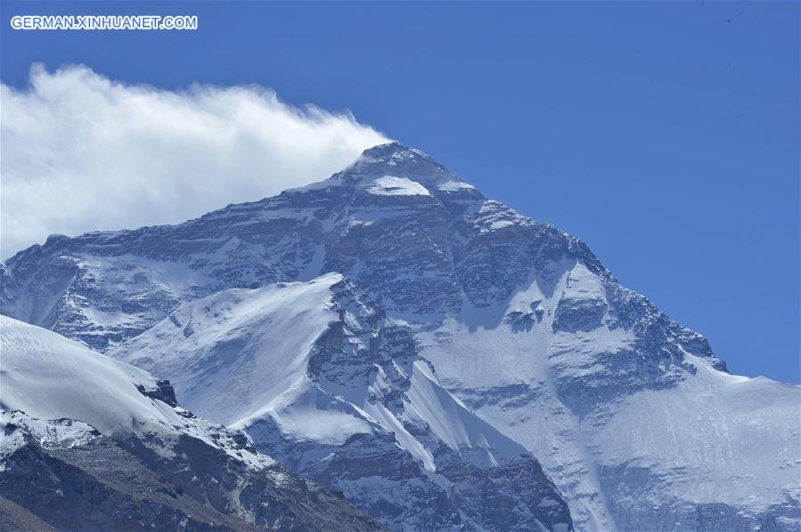 CHINA-MOUNT QOMOLANGMA-SCENERY (CN) 