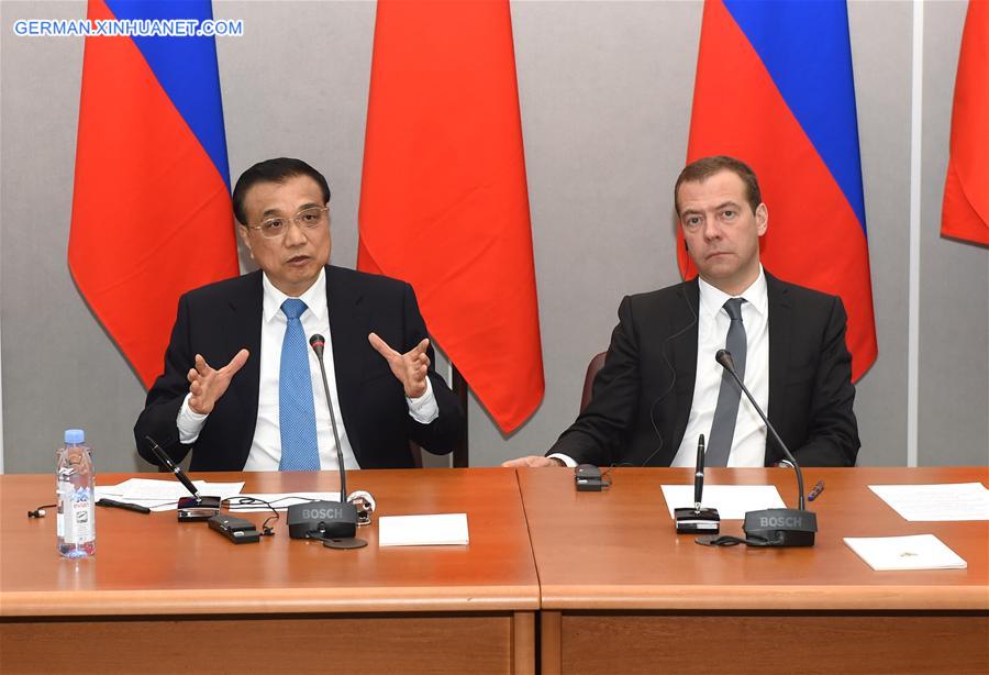 RUSSIA-CHINA-LI KEQIANG-MEDVEDEV-PRESS CONFERENCE