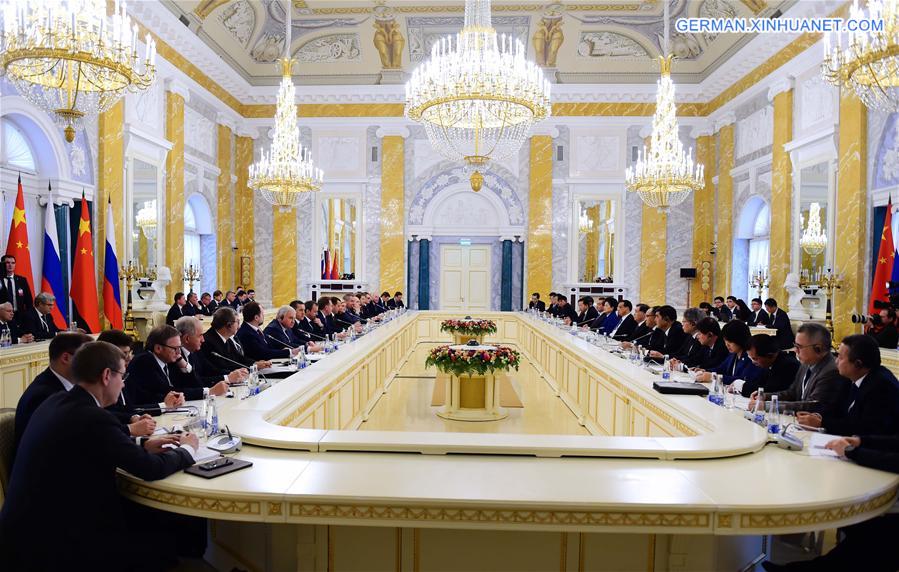 RUSSIA-CHINA-LI KEQIANG-MEDVEDEV-MEETING