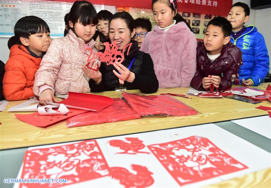 CHINA-HEFEI-SPRING FESTIVAL-PAPER-CUTTING (CN)