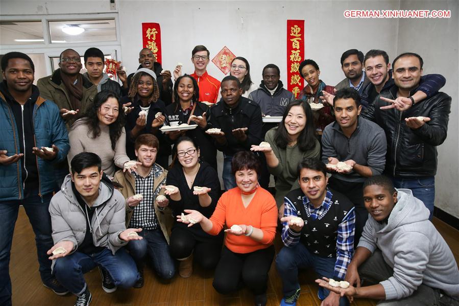 CHINA-SHANGHAI-LUNAR NEW YEAR-FOREIGN STUDENTS (CN)