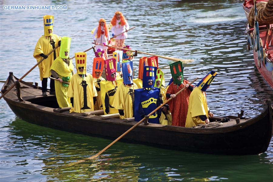 ITALY-VENICE-CARNIVAL-WATER PARADE
